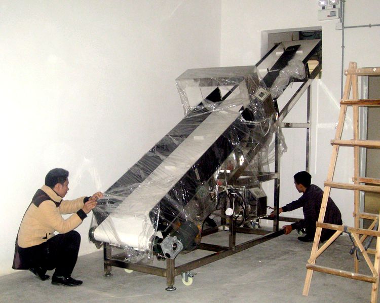 1561379696196314.jpg 特百惠上料金檢機(jī)3.jpg