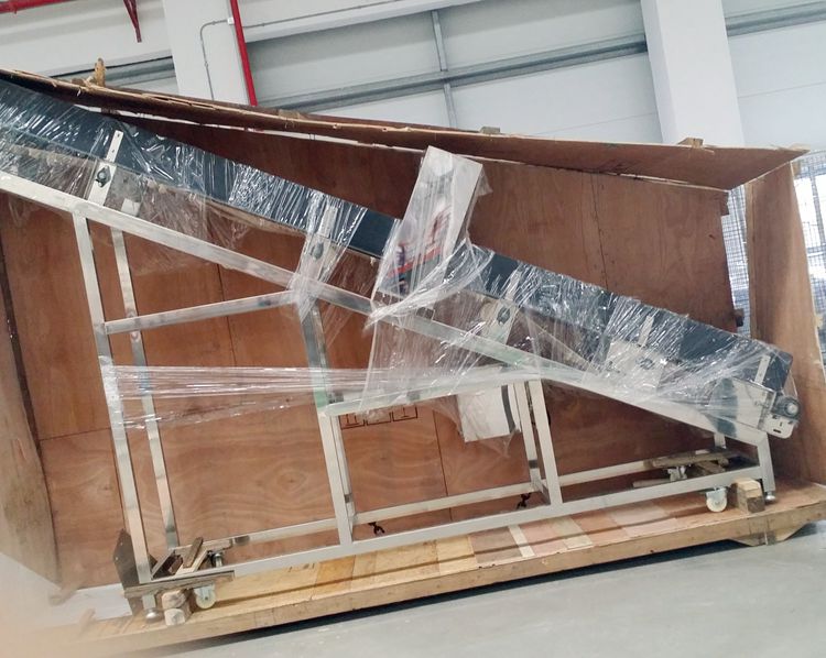 1561379711756340.jpg 特百惠上料金檢機(jī)5.jpg