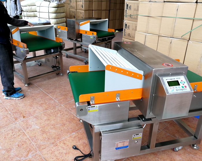 源康毛絨玩具壓縮導入型金屬檢測機9.jpg