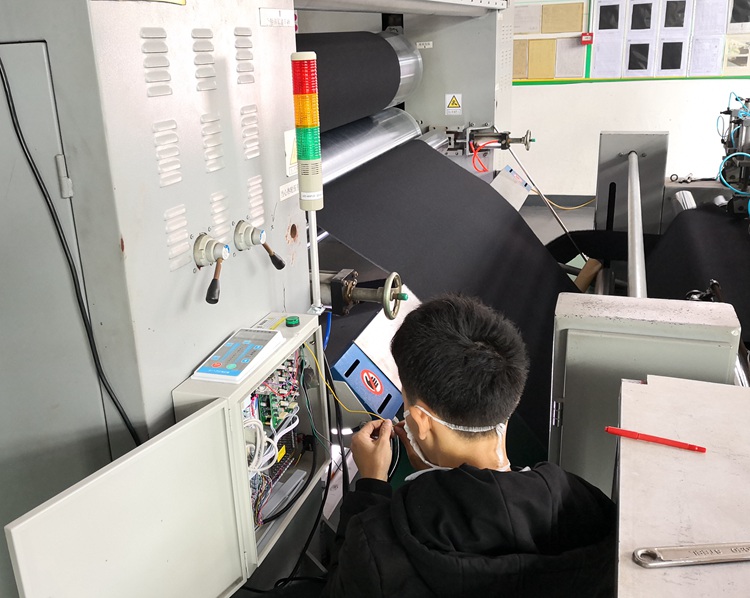 1564619168475941.jpg 2.6米針刺棉機(jī)加裝驗(yàn)針機(jī)2.jpg