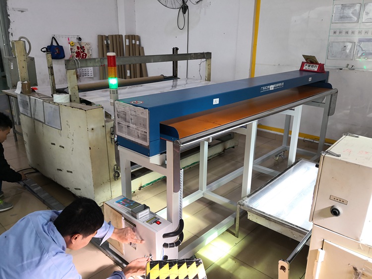 1564619587738571.jpg 2.6米針刺棉機(jī)加裝驗(yàn)針機(jī)1-1.jpg